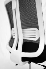 Titan Pro Mesh Executive Chair - Image 9